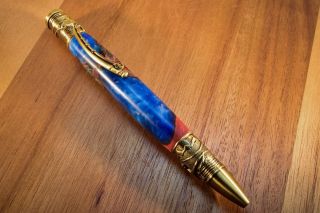 Dárek, který ohromí každého rybáře 🐟 a zachytí podstatu sportu, který miluje. 🎣 Tak se přijďte podívat. www.woodypens.cz...